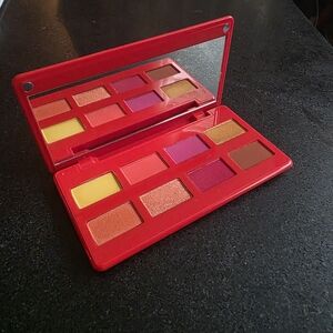 Artist Couture Caliente Eyeshadow Palette